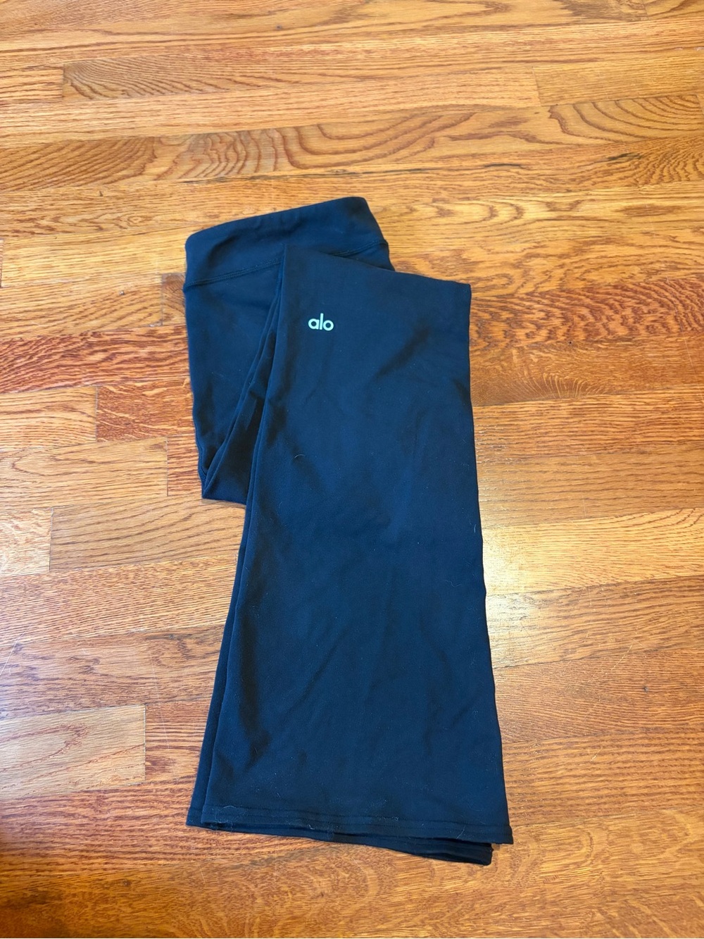 Alo Black Flared Yoga Pants Medium - Picture 8 of 8